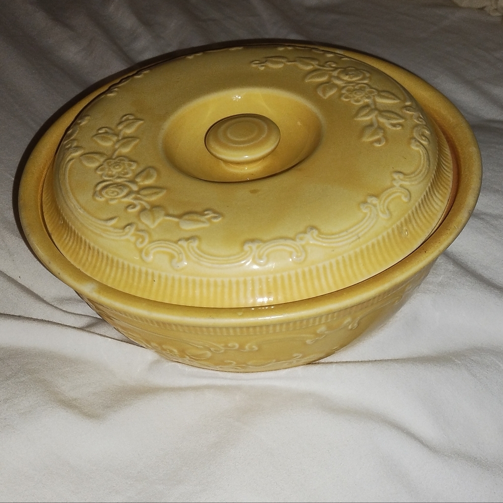 Vintage Homer Laughlin casserole dish